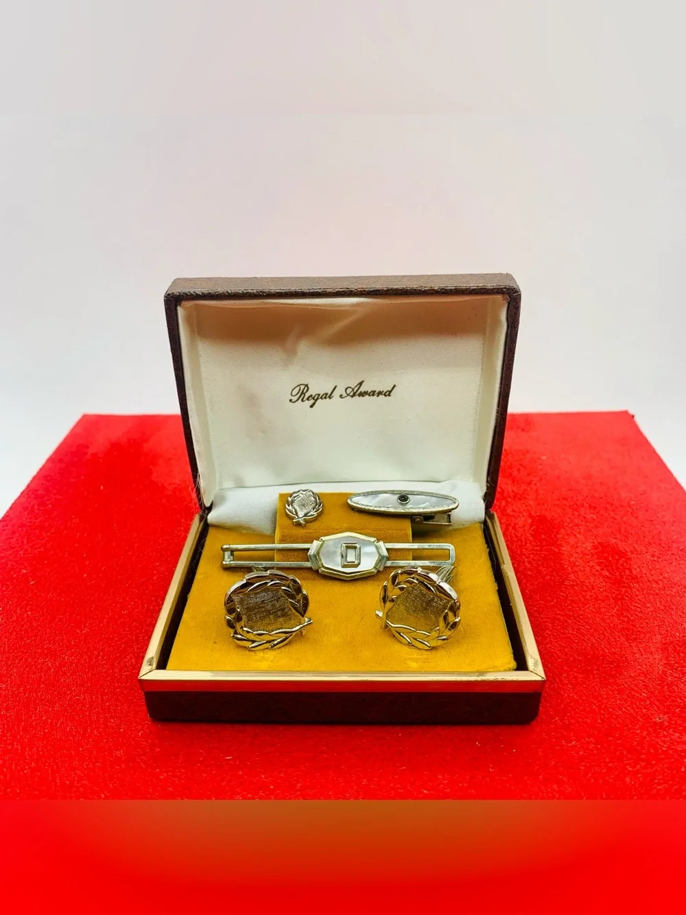 Vintage Men's Mother of Pearl Tie Bars & Olive Branch Cufflinks